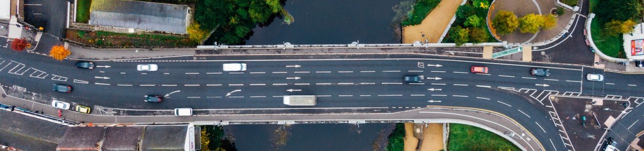 Felelőtlen ígéretet tettek - Autó- és motorgyárak kerülhetnek veszélybe Európában