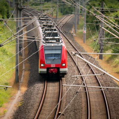 Jelentős késésekre figyelmeztet a MÁV