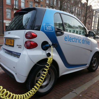 Európában minden 50. új autó tisztán elektromos