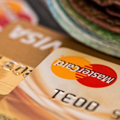 Új világ jön a bankkártyáknál: a fizetések tömege tűnhet el egy szempillantás alatt